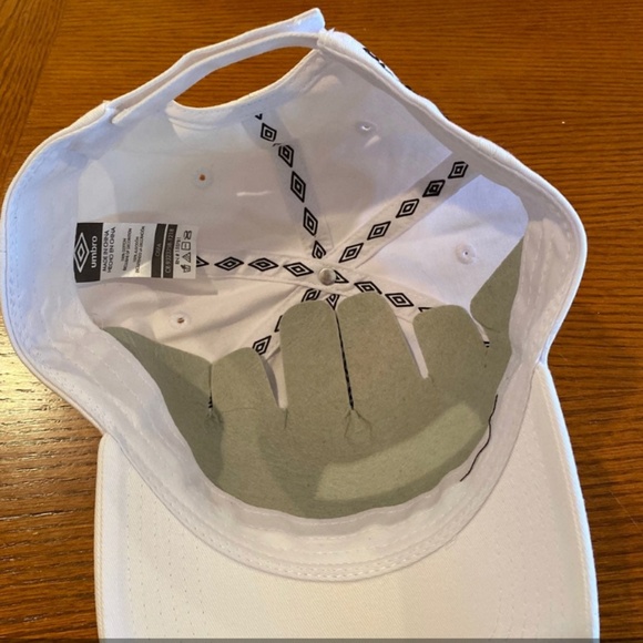 Umbro hat - Picture 3 of 4